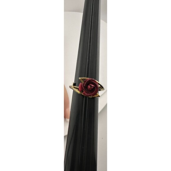 Women's Beautiful Gold Tone Red Rose Flower Ring - Picture 15 of 15